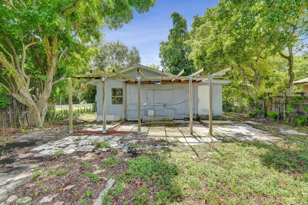 2315 MONROE STREET Hollywood, FL 33020