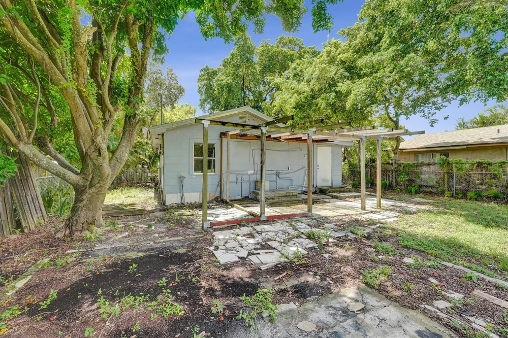 2315 MONROE STREET Hollywood, FL 33020