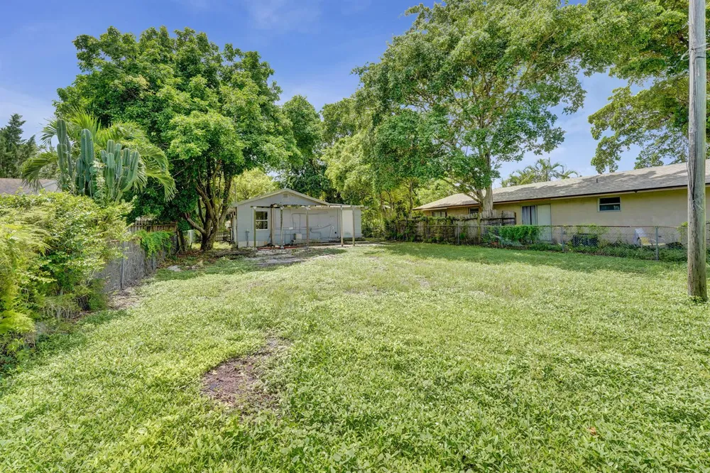 2315 MONROE STREET Hollywood, FL 33020