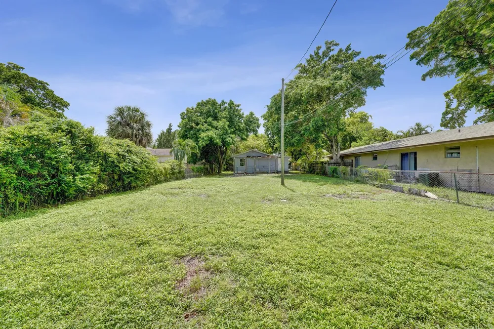 2315 MONROE STREET Hollywood, FL 33020