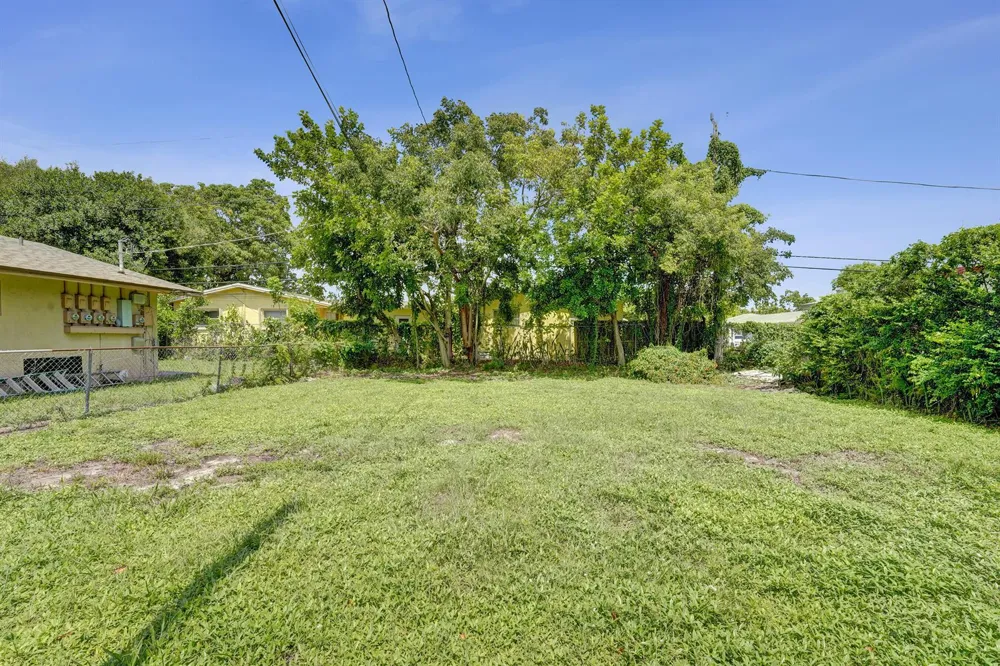 2315 MONROE STREET Hollywood, FL 33020