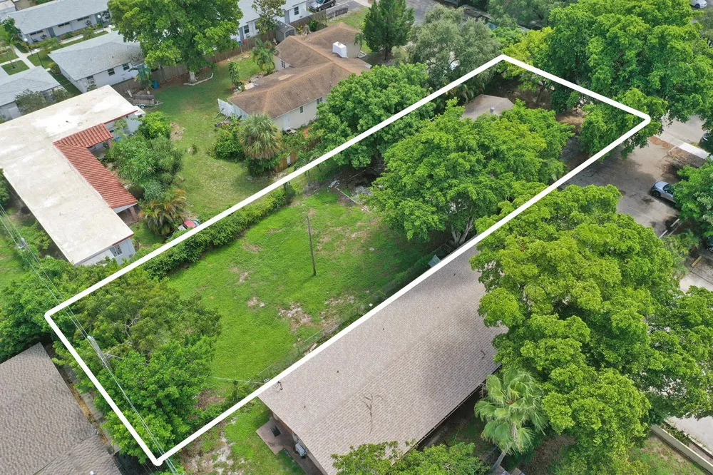 2315 MONROE STREET Hollywood, FL 33020