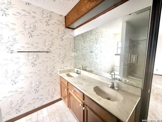 219 Wedgewood Ln Kerrville, TX 78028