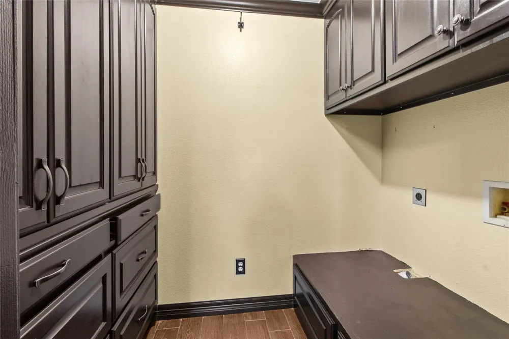 1312 Erin Court Burleson, TX 76028