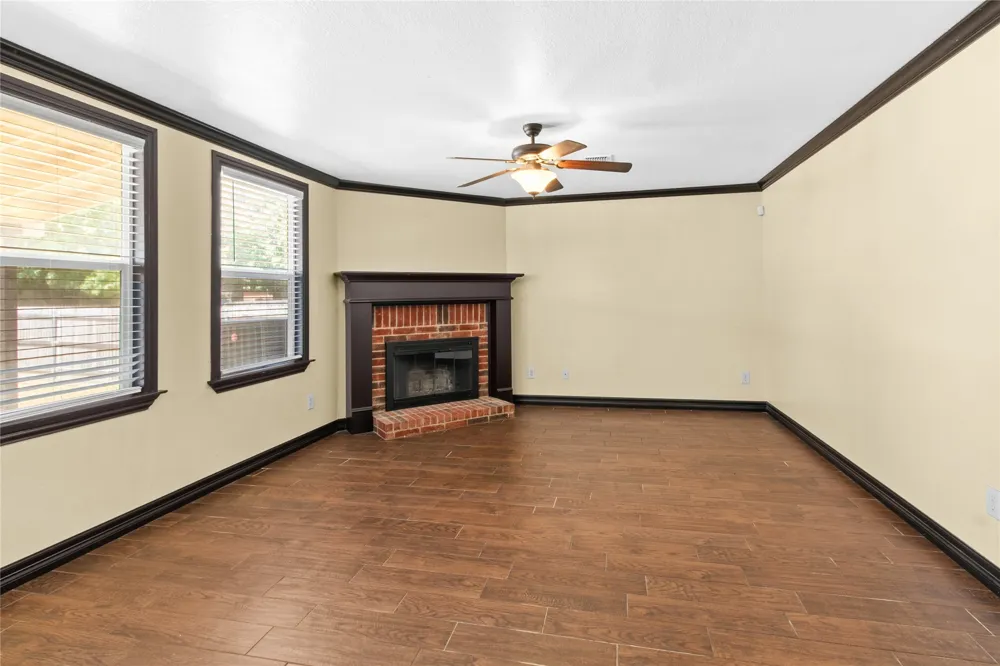 1312 Erin Court Burleson, TX 76028