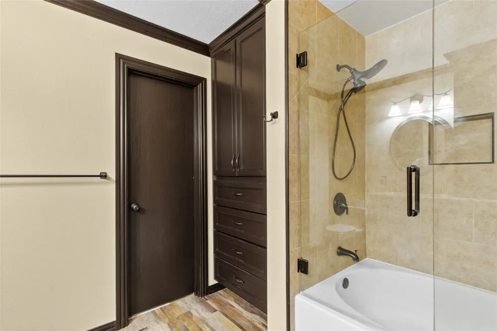1312 Erin Court Burleson, TX 76028