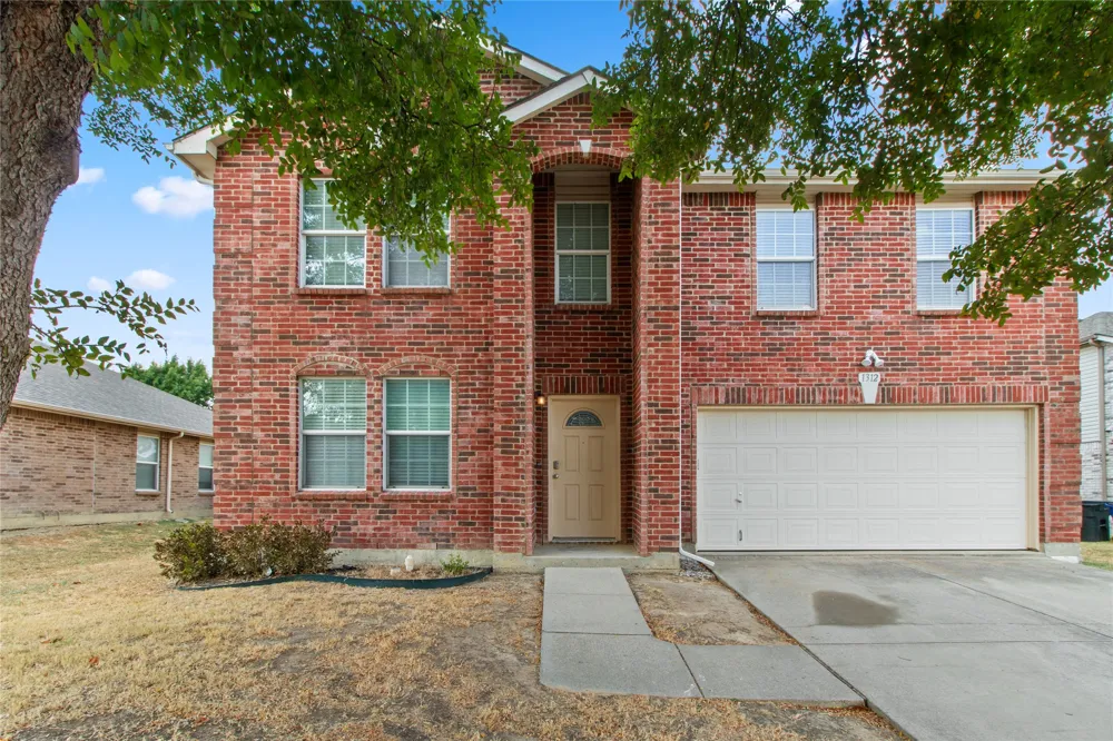 1312 Erin Court Burleson, TX 76028