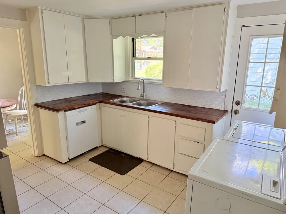 3014 Crestview Street Tyler, TX 75701