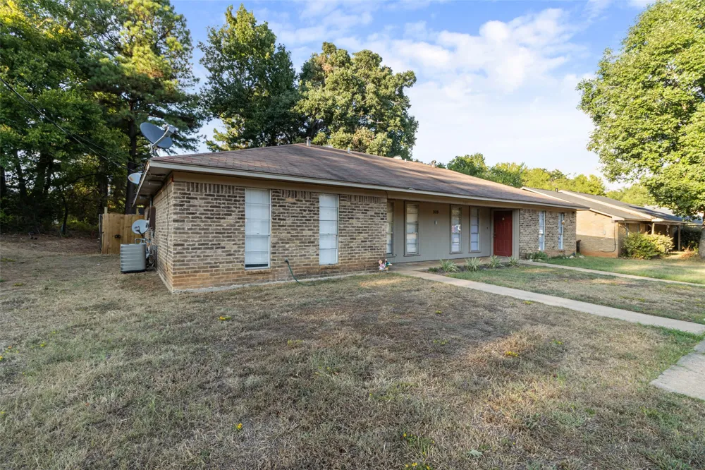 309 Blake Drive #B Longview, TX 75604