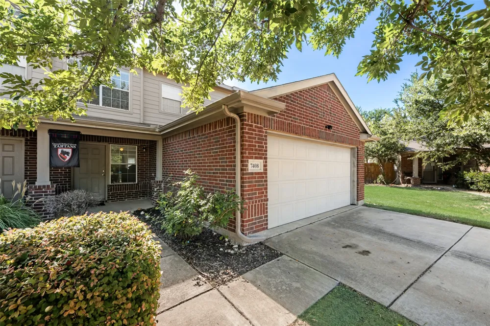 7408 Lazy Spur Boulevard Fort Worth, TX 76131