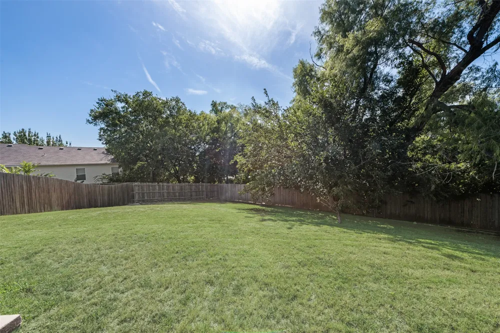 7408 Lazy Spur Boulevard Fort Worth, TX 76131
