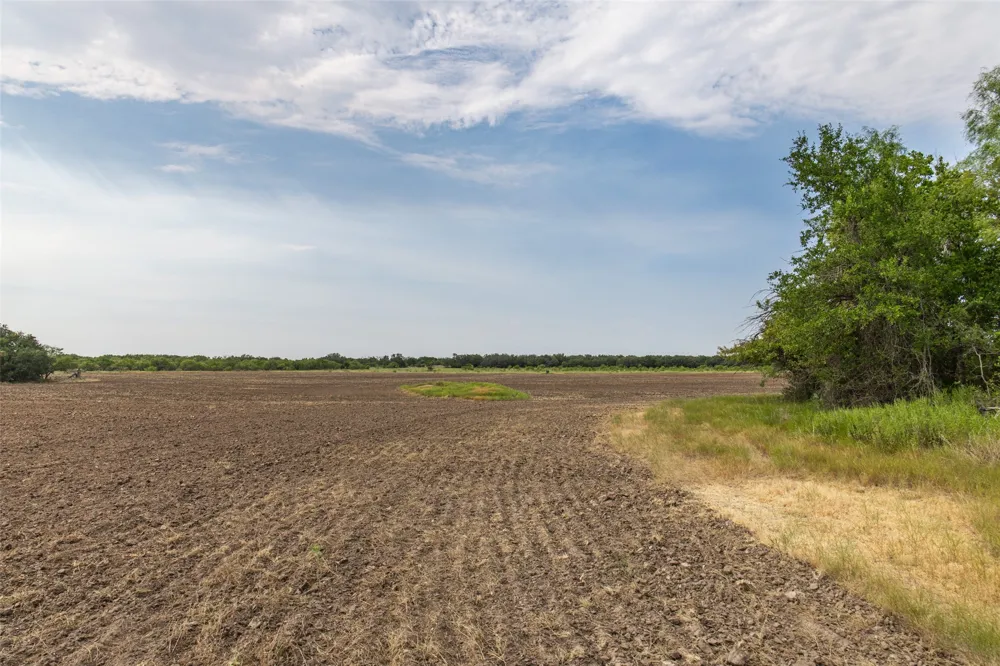 1312 W US Highway 84 Mullin, TX 76864