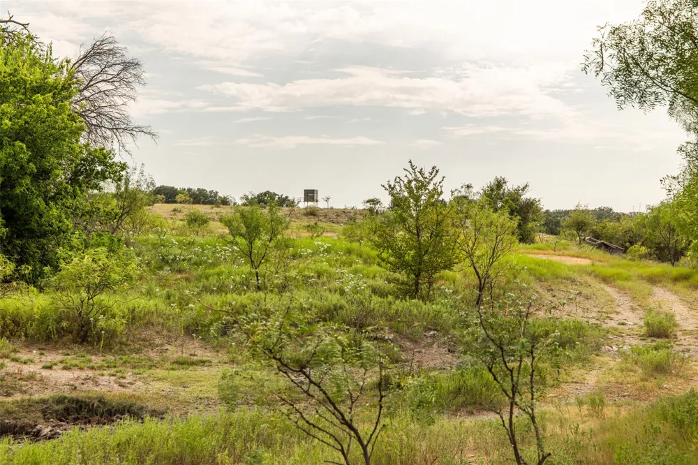 1312 W US Highway 84 Mullin, TX 76864