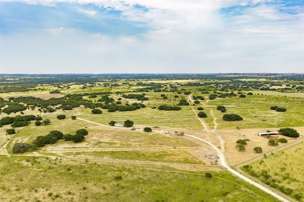 1312 W US Highway 84 Mullin, TX 76864