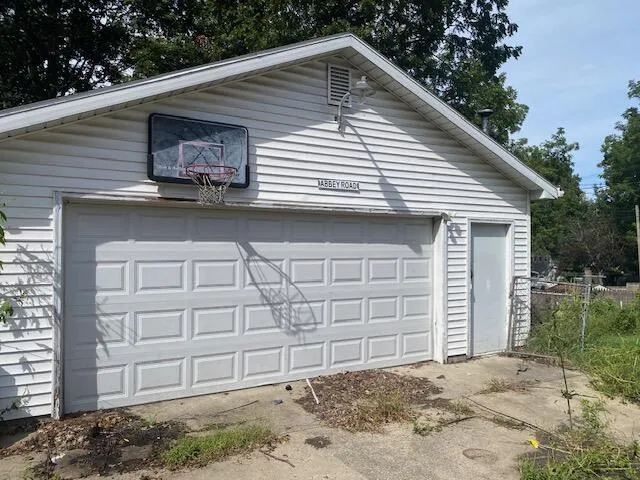 504 S Red Bud Trail Buchanan, MI 49107