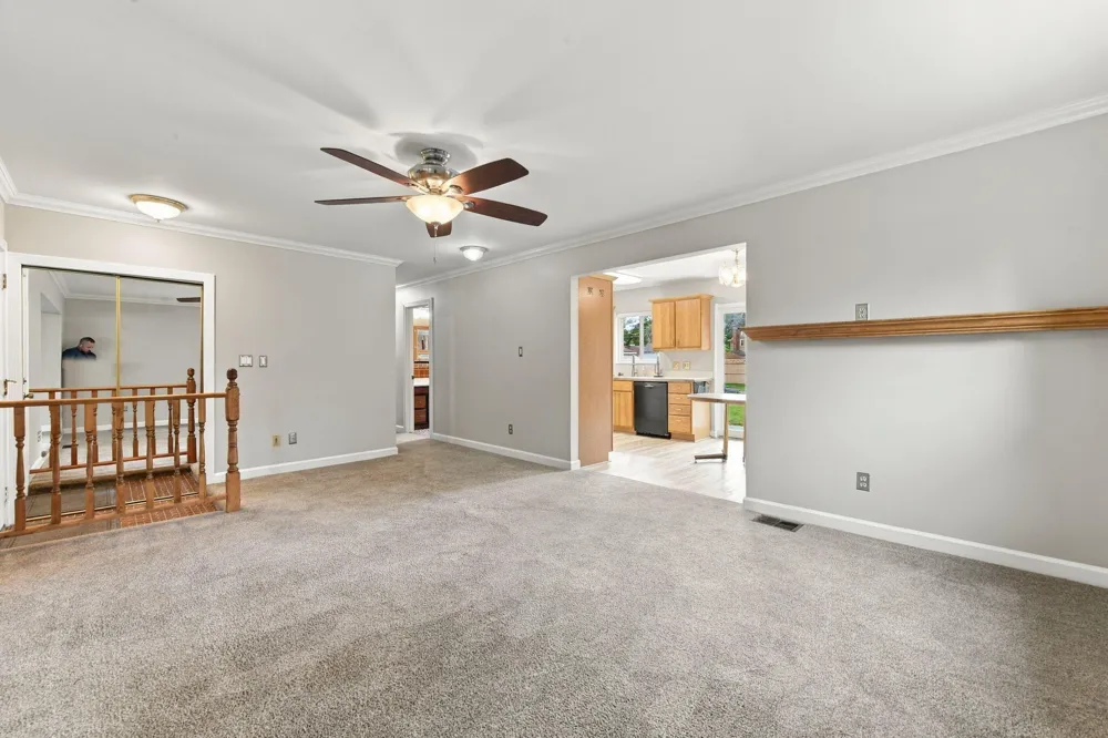 29821 Mason Street Livonia, MI 48154