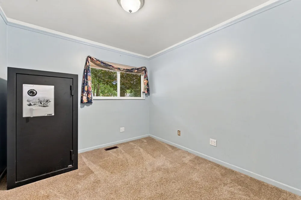 29821 Mason Street Livonia, MI 48154