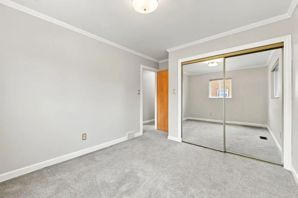 29821 Mason Street Livonia, MI 48154
