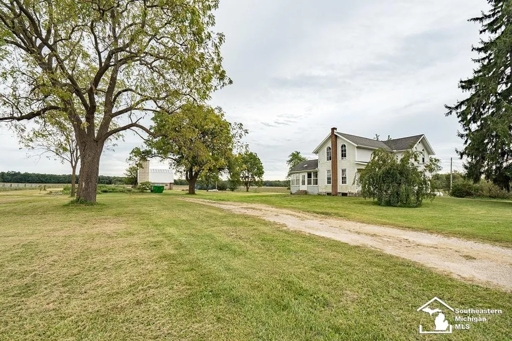 5703 Carson Highway Adrian Township, MI 46001