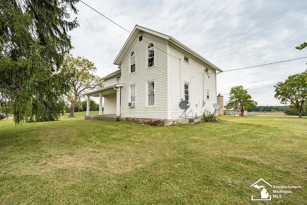 5703 Carson Highway Adrian Township, MI 46001
