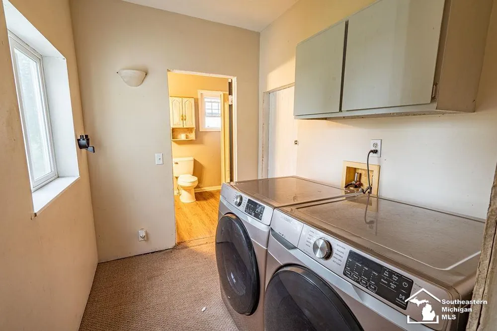 5703 Carson Highway Adrian Township, MI 46001