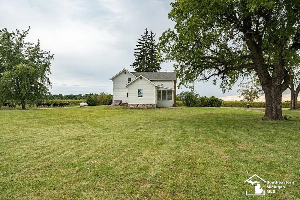 5703 Carson Highway Adrian Township, MI 46001
