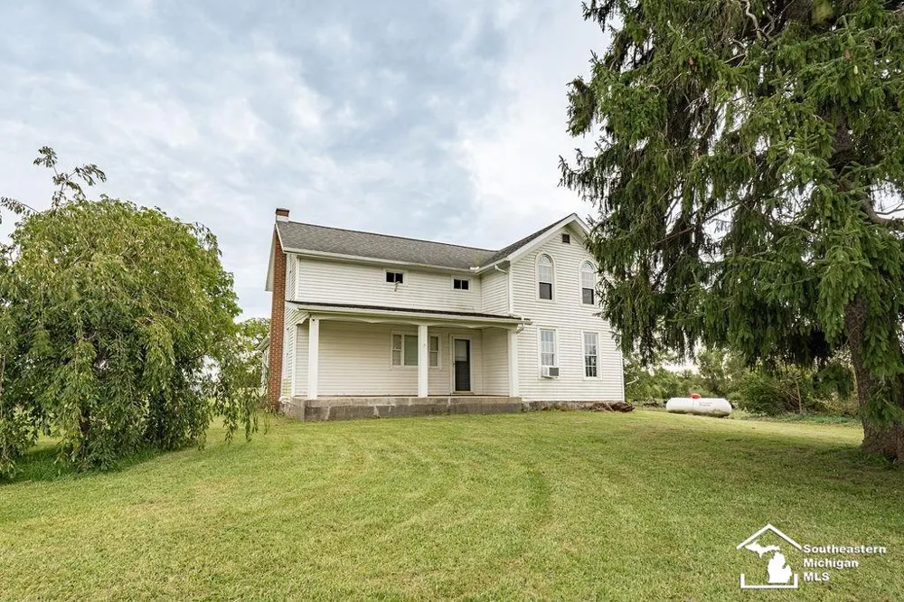 5703 Carson Highway Adrian Township, MI 46001