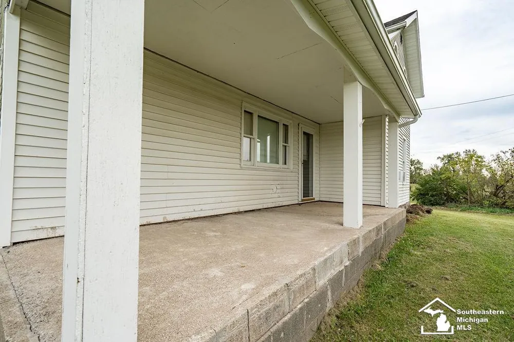 5703 Carson Highway Adrian Township, MI 46001