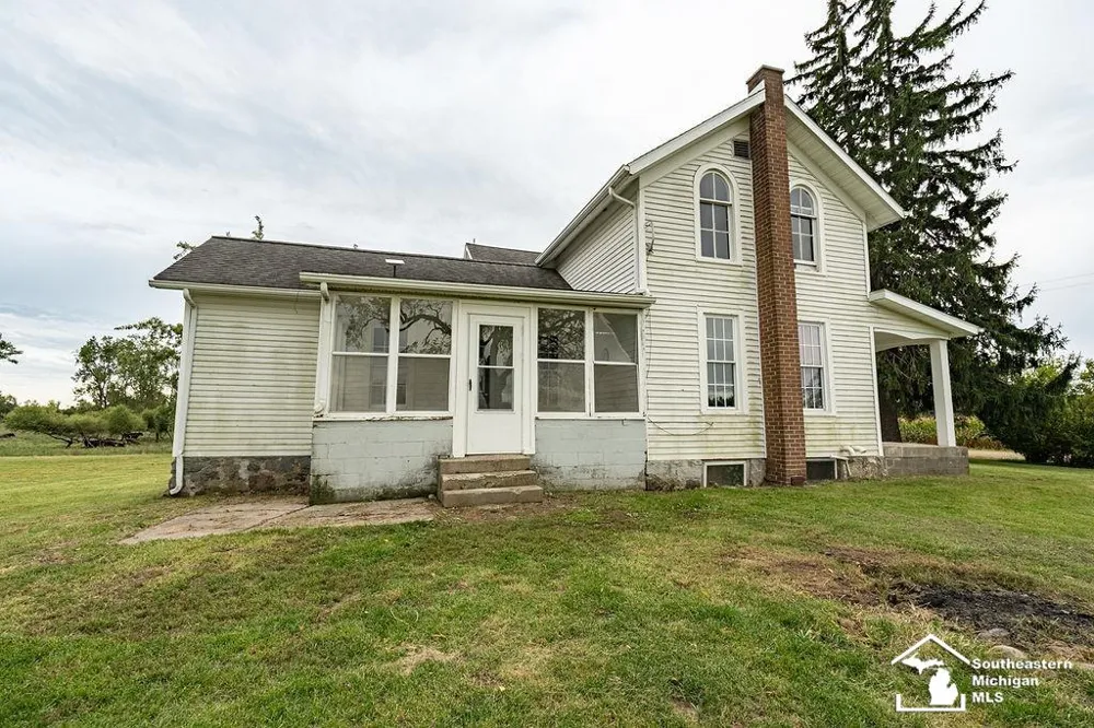 5703 Carson Highway Adrian Township, MI 46001