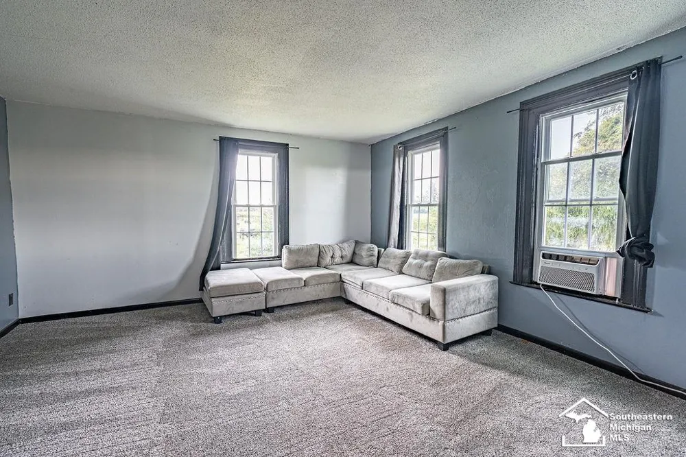 5703 Carson Highway Adrian Township, MI 46001