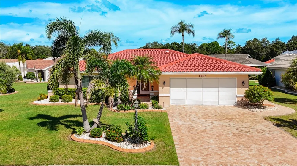 2005 NEW BEDFORD DRIVE Sun City Center, FL 33573