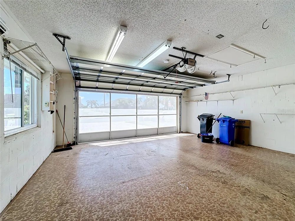 2005 NEW BEDFORD DRIVE Sun City Center, FL 33573