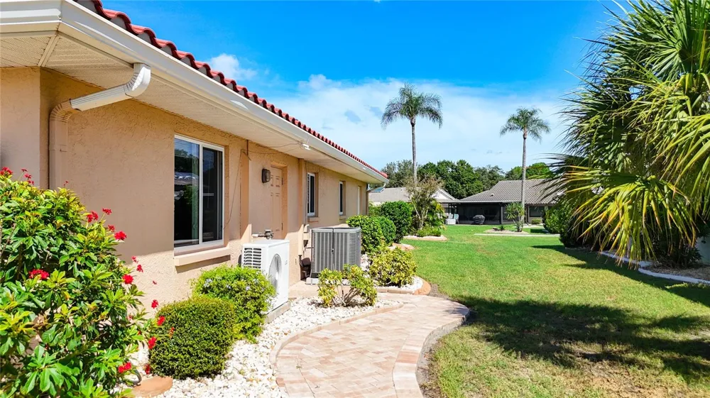 2005 NEW BEDFORD DRIVE Sun City Center, FL 33573