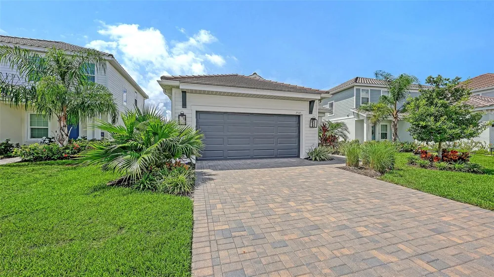 2545 STAR APPLE WAY Sarasota, FL 34240