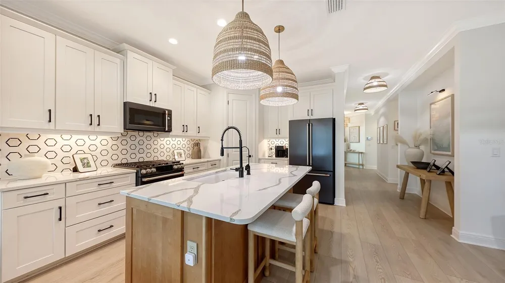 2545 STAR APPLE WAY Sarasota, FL 34240