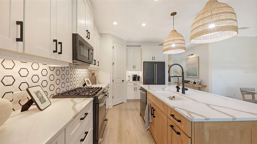 2545 STAR APPLE WAY Sarasota, FL 34240