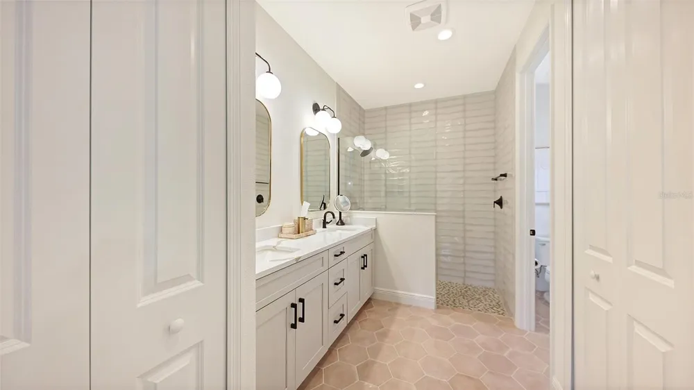 2545 STAR APPLE WAY Sarasota, FL 34240