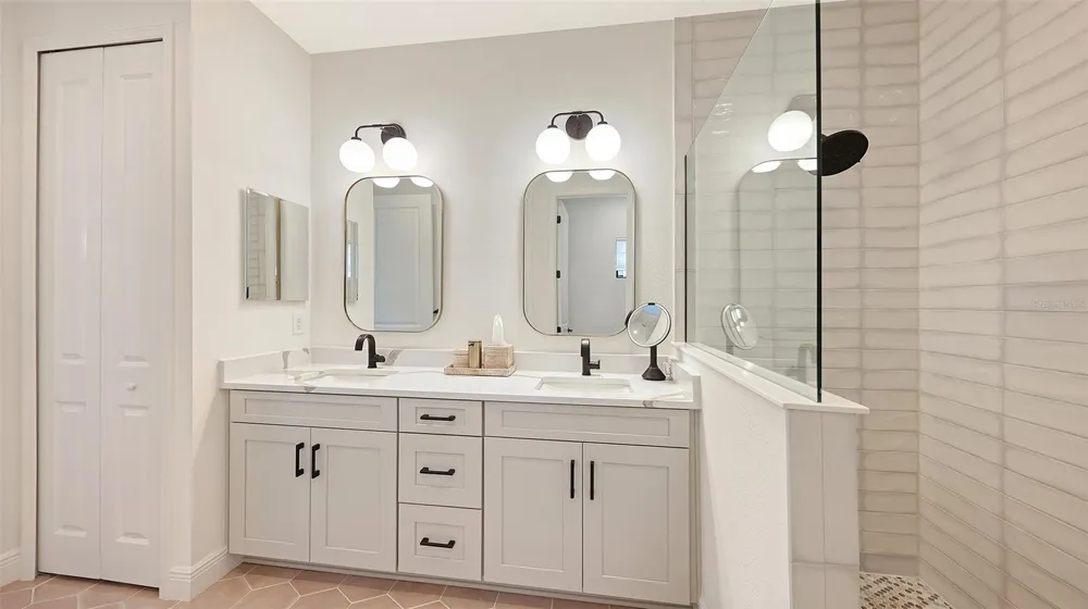 2545 STAR APPLE WAY Sarasota, FL 34240