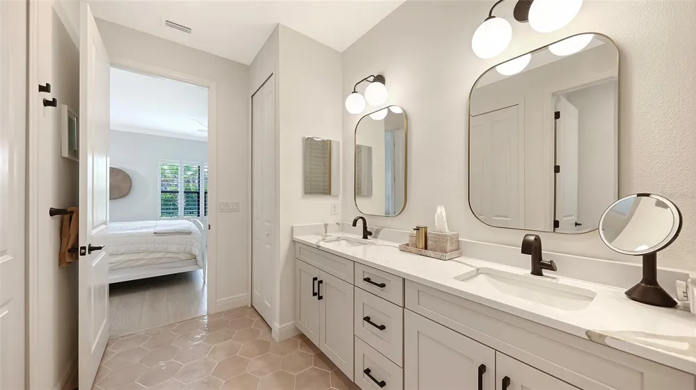 2545 STAR APPLE WAY Sarasota, FL 34240