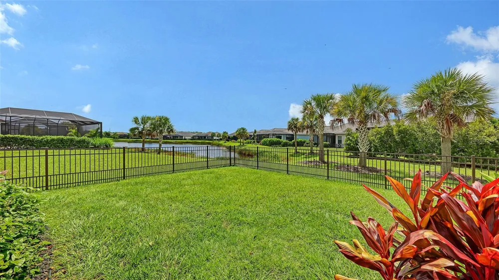 2545 STAR APPLE WAY Sarasota, FL 34240