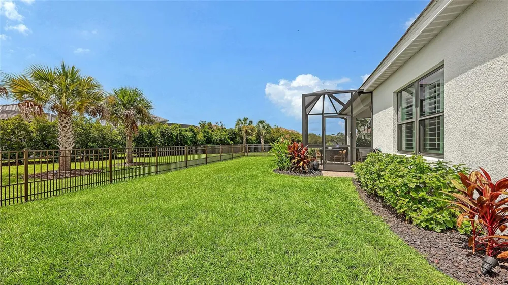 2545 STAR APPLE WAY Sarasota, FL 34240