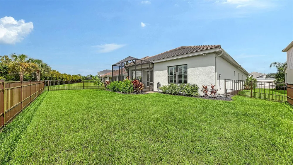 2545 STAR APPLE WAY Sarasota, FL 34240