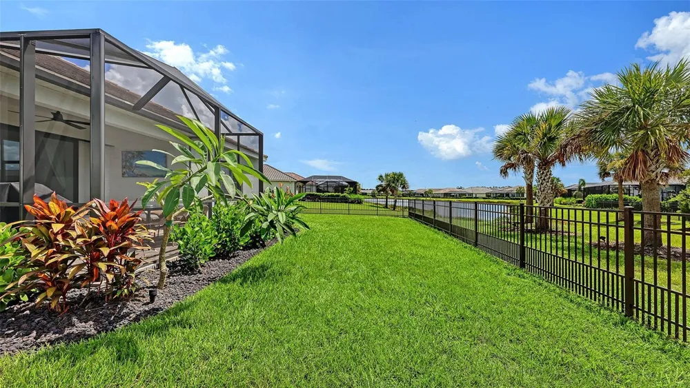2545 STAR APPLE WAY Sarasota, FL 34240