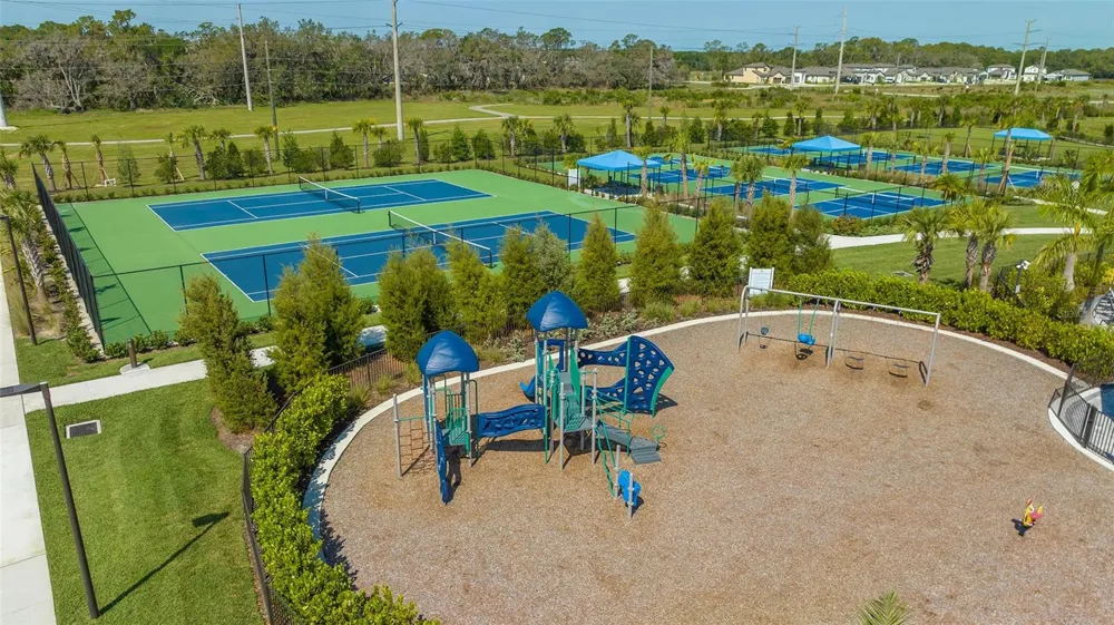 2545 STAR APPLE WAY Sarasota, FL 34240