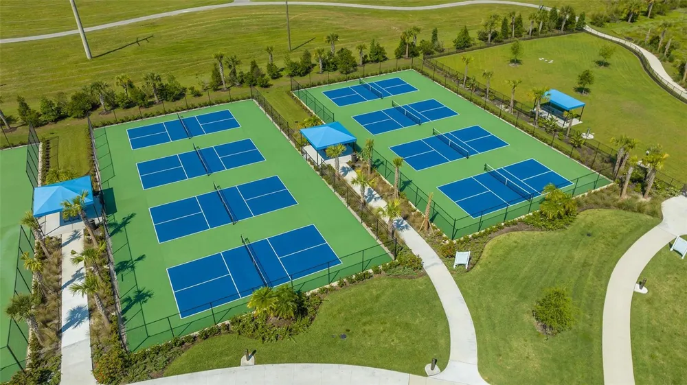 2545 STAR APPLE WAY Sarasota, FL 34240
