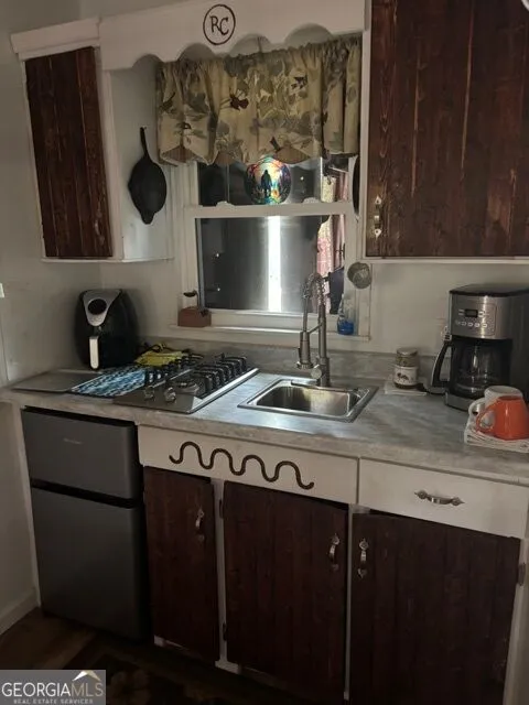 222 LAURE Collins, GA 30421