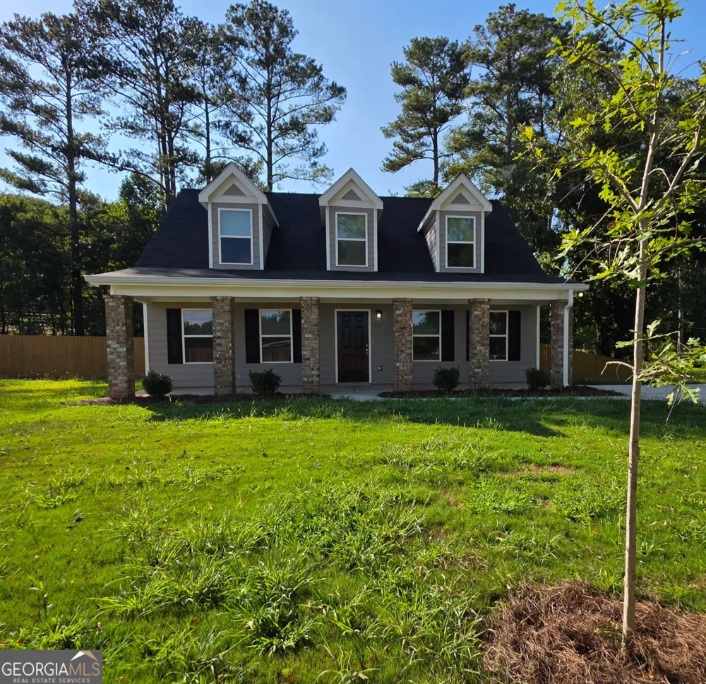 111 Charlotte CIR Statham, GA 30666
