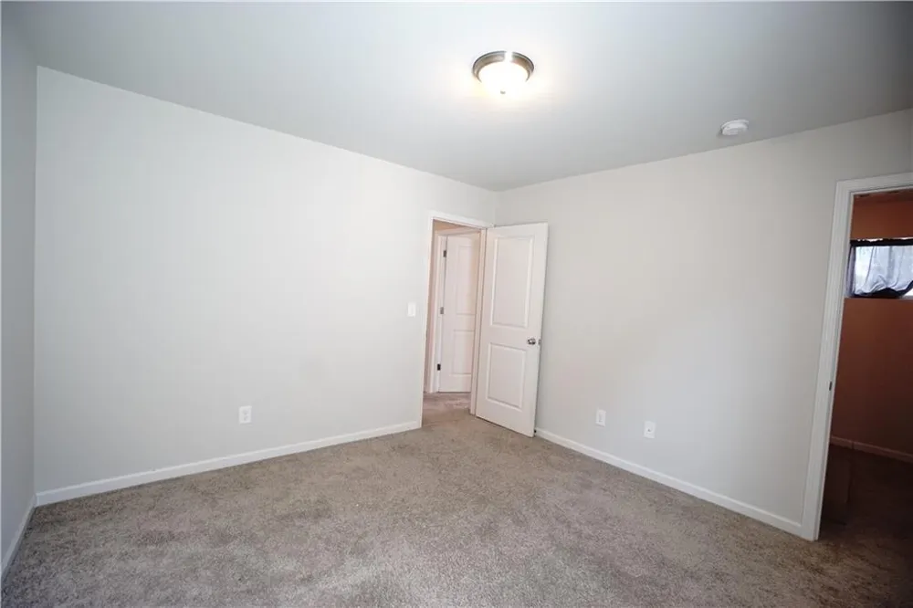 243 Fern Walk Lawrenceville, GA 30045