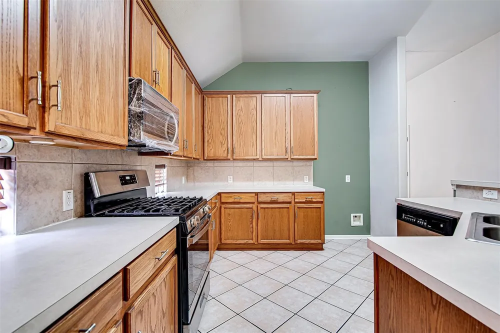 635 Blue Sky Drive Arlington, TX 76002