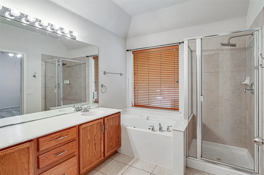 635 Blue Sky Drive Arlington, TX 76002
